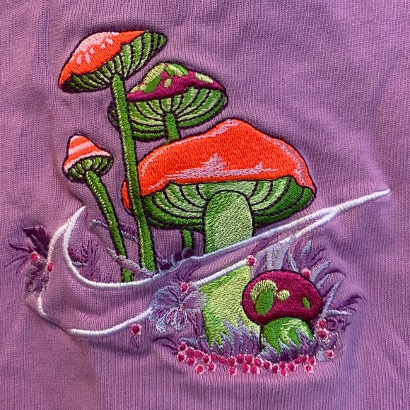 Nike Purple Short Sleeve Tee with embroidery - Picture 2 of 4